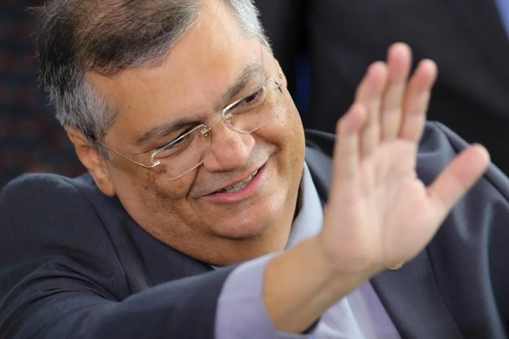 Dino parabeniza vencedores e comemora eleições: “Certeza que outras virão”